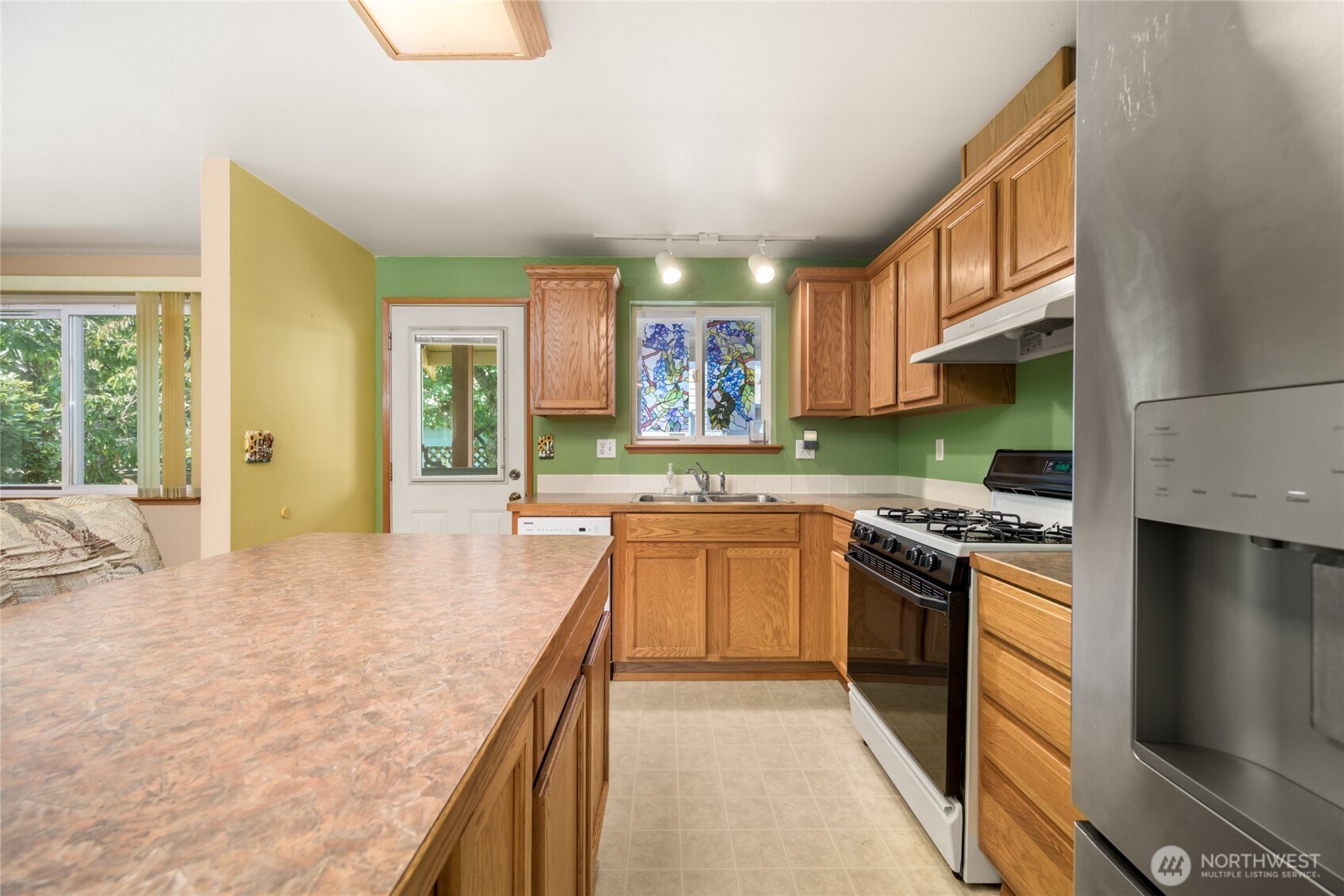 main property photo 9