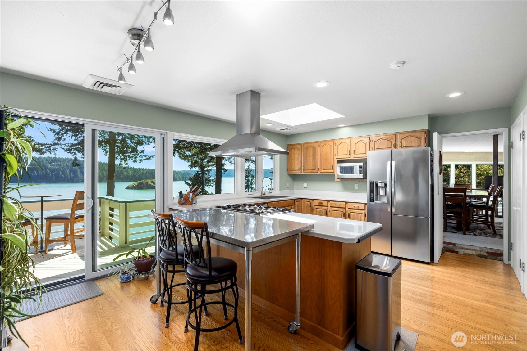 main property photo 13