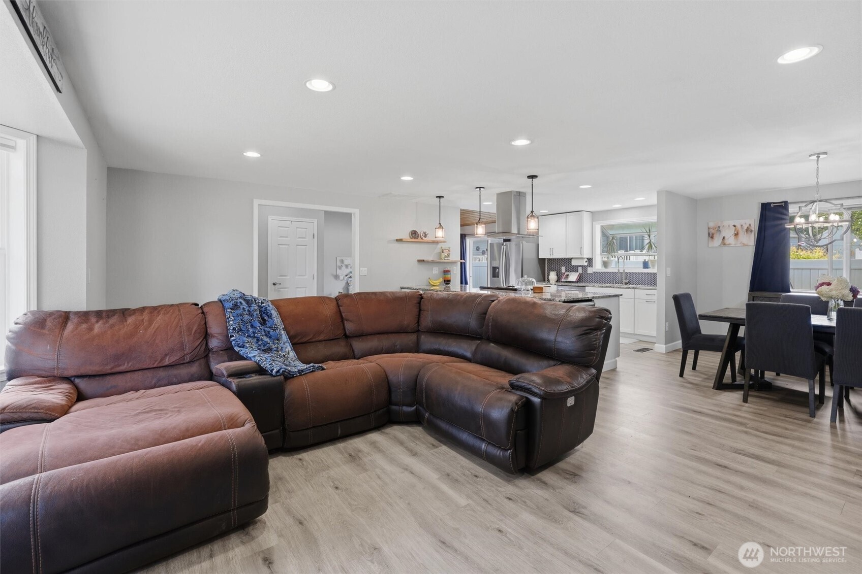 property viewer photo 17