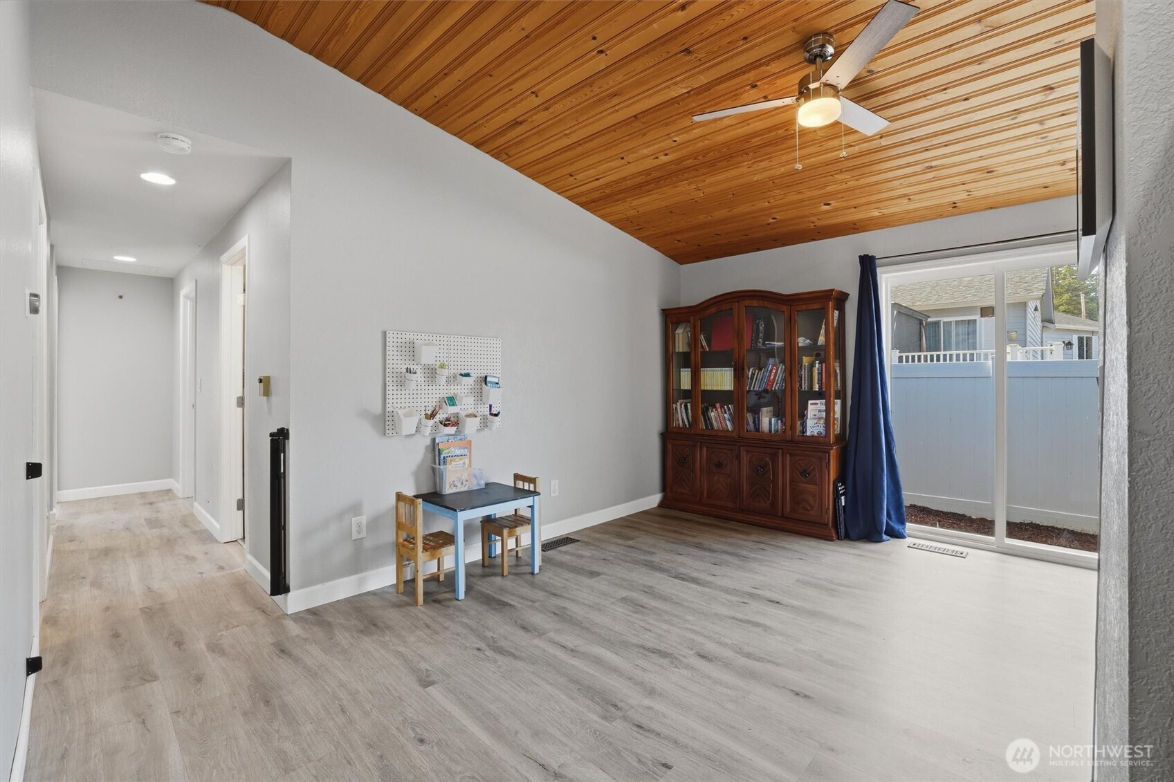 property viewer photo 19