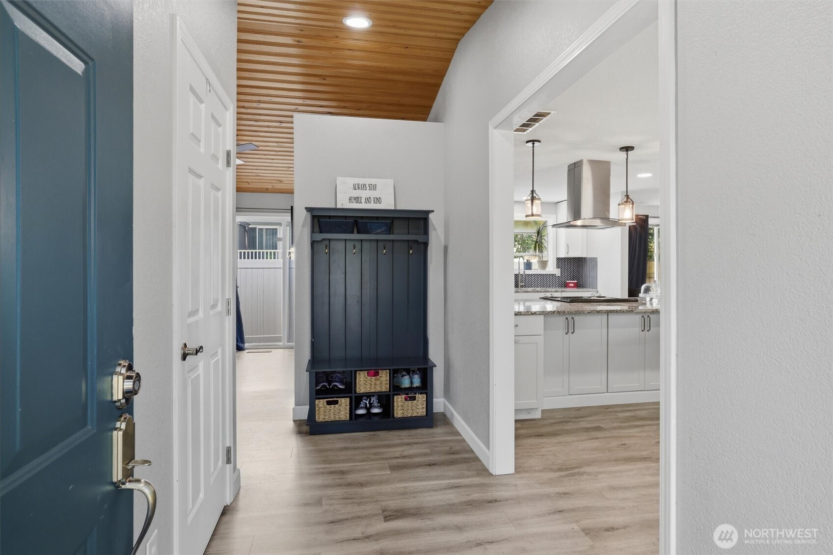 property viewer photo 2