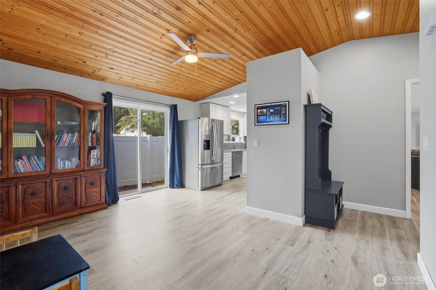 property viewer photo 20