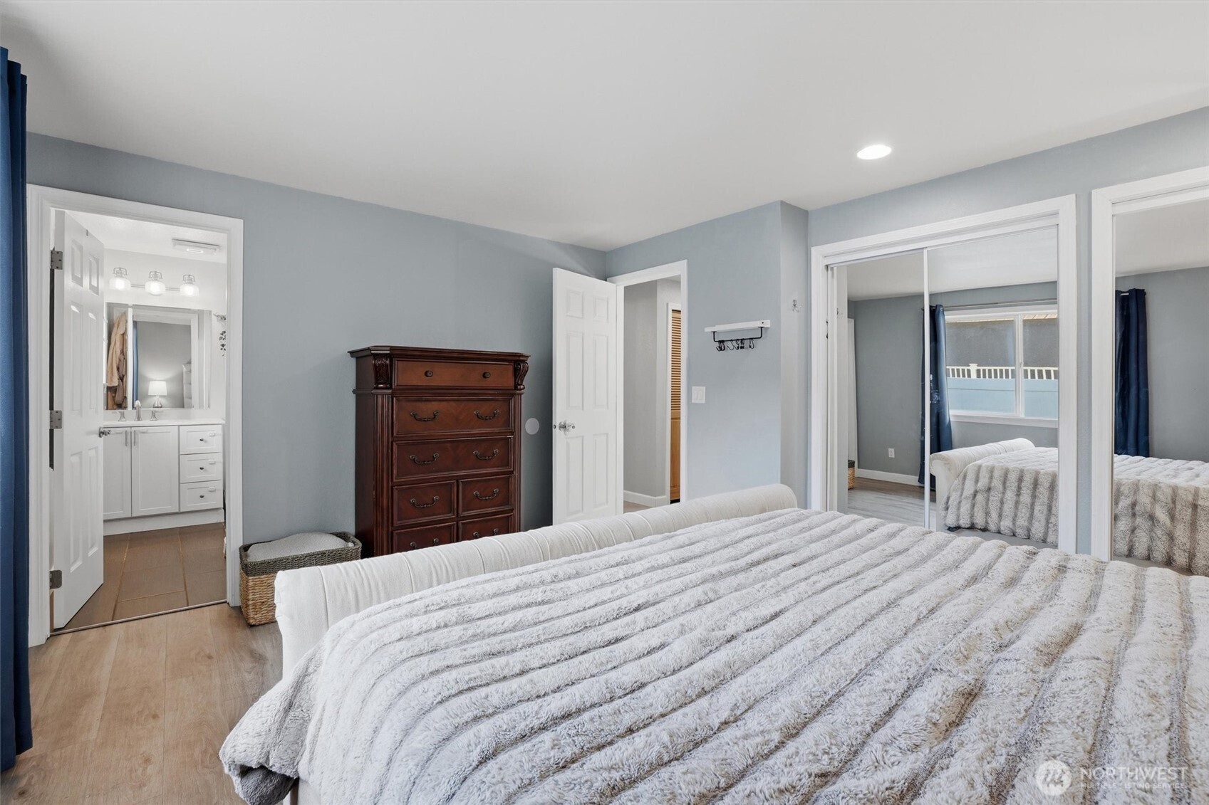 property viewer photo 23