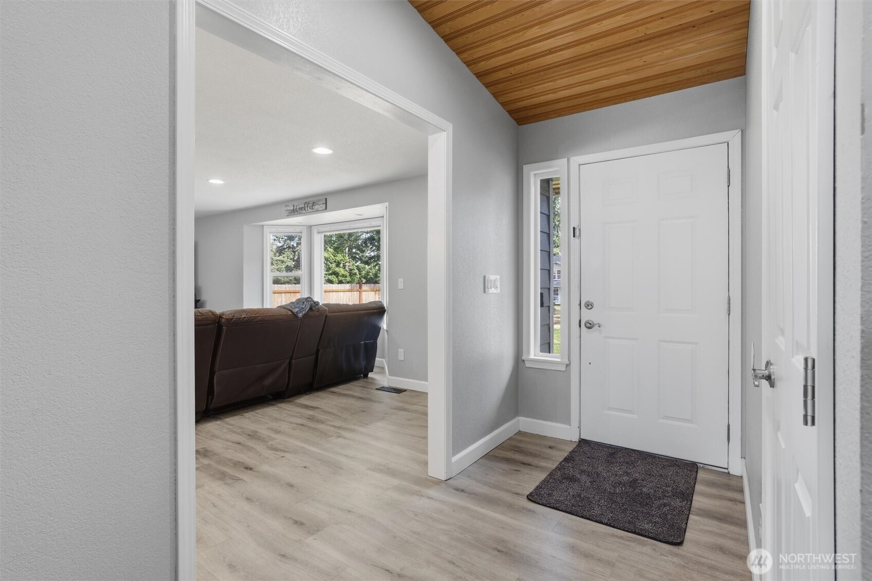 property viewer photo 3