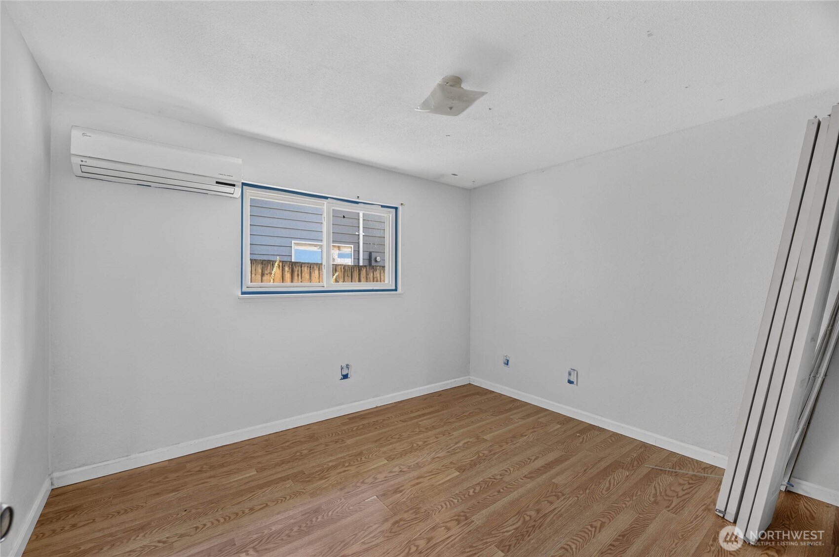 property viewer photo 16