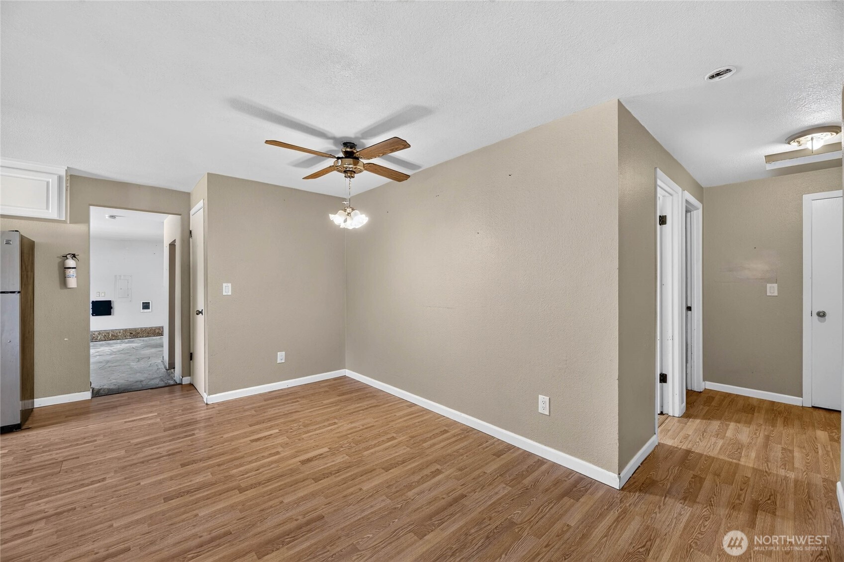 property viewer photo 4
