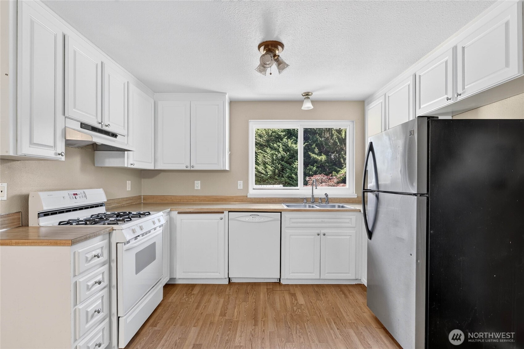 property viewer photo 6
