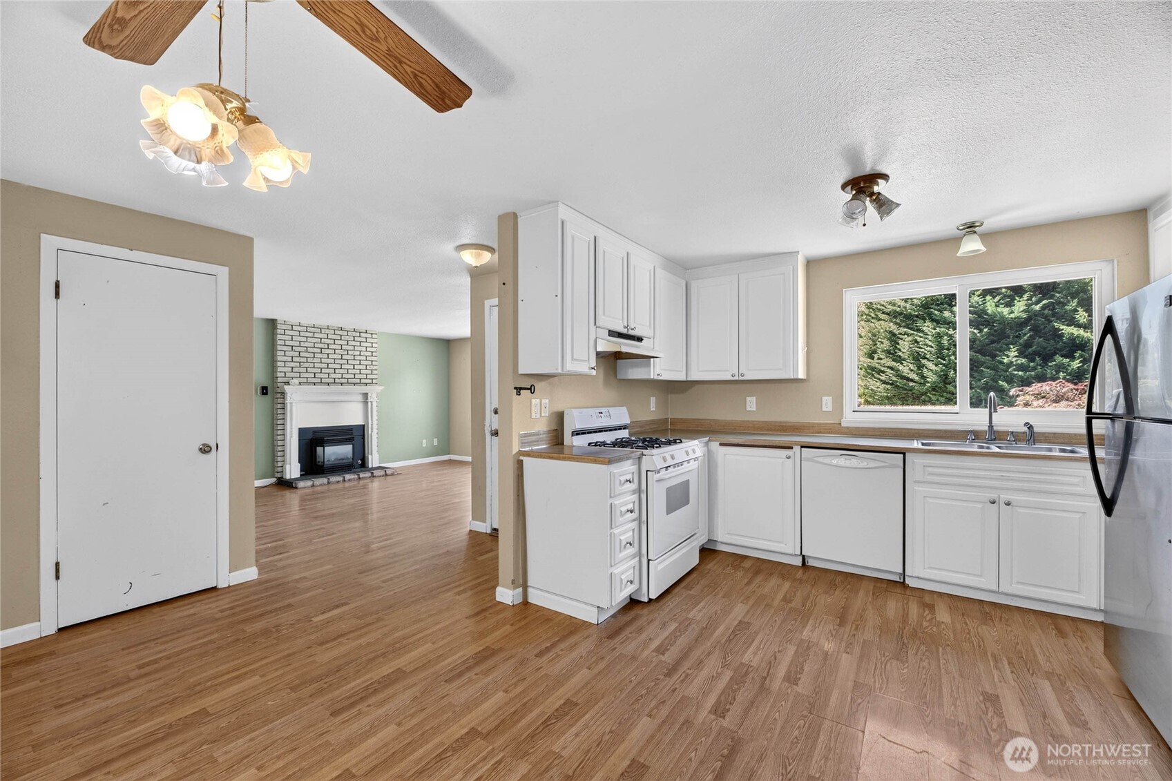 property viewer photo 7