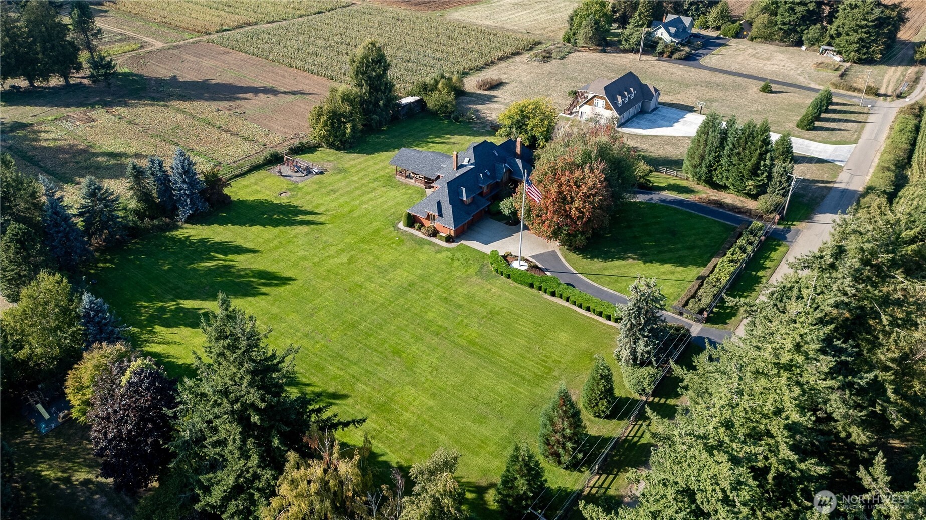 main property photo 32