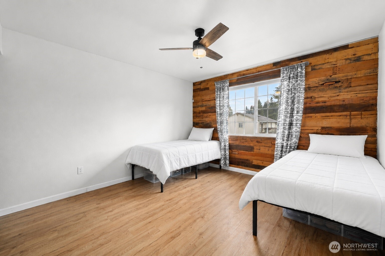 property viewer photo 23