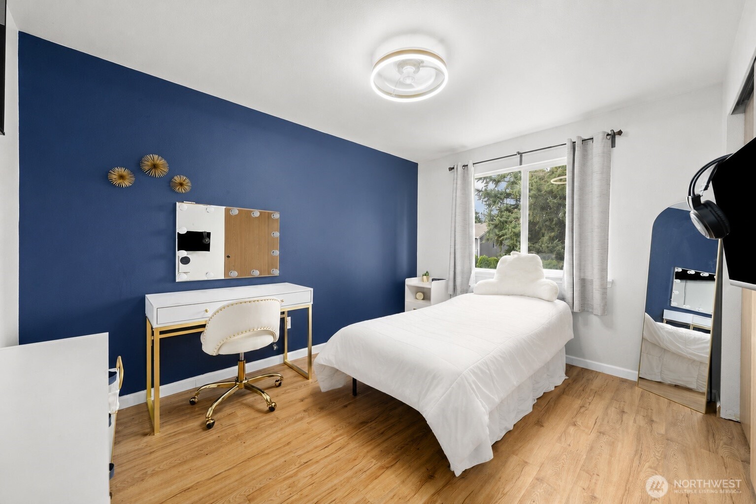 property viewer photo 24