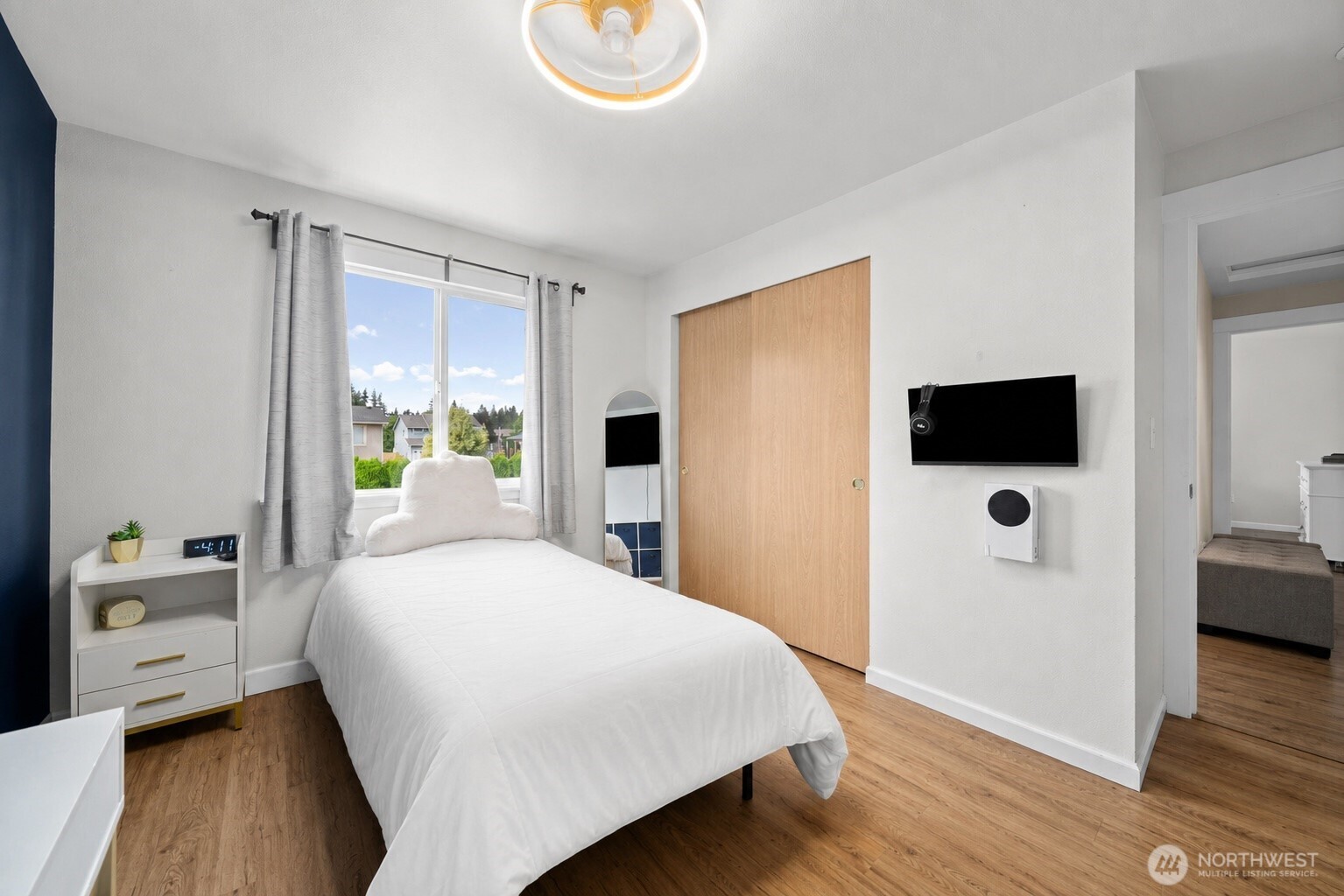 property viewer photo 25