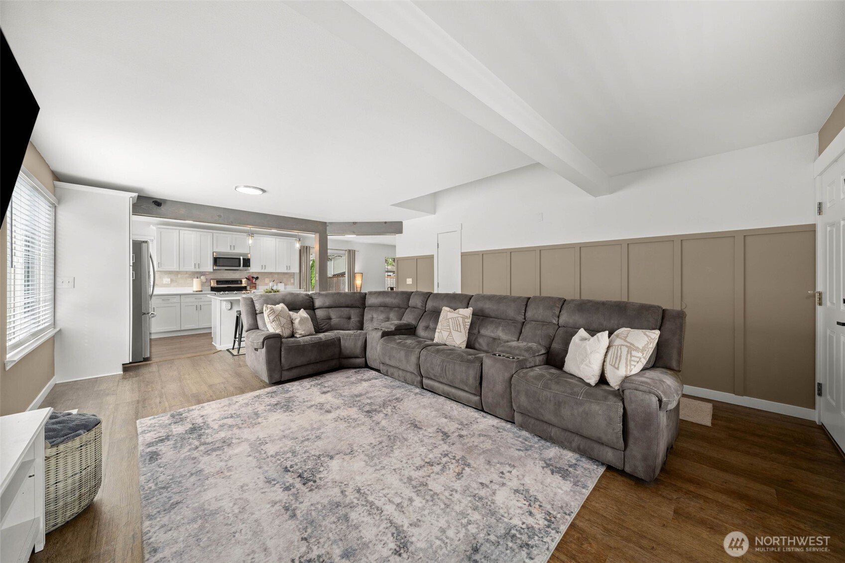property viewer photo 4