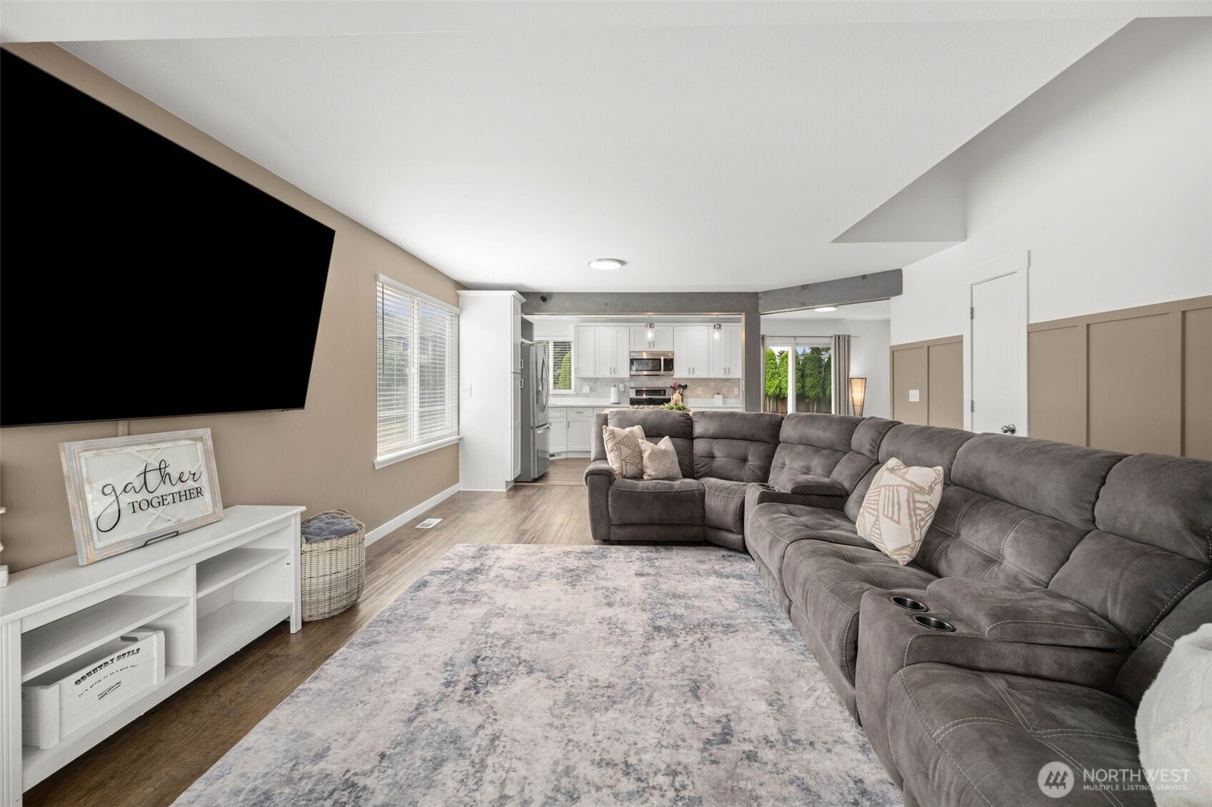property viewer photo 6
