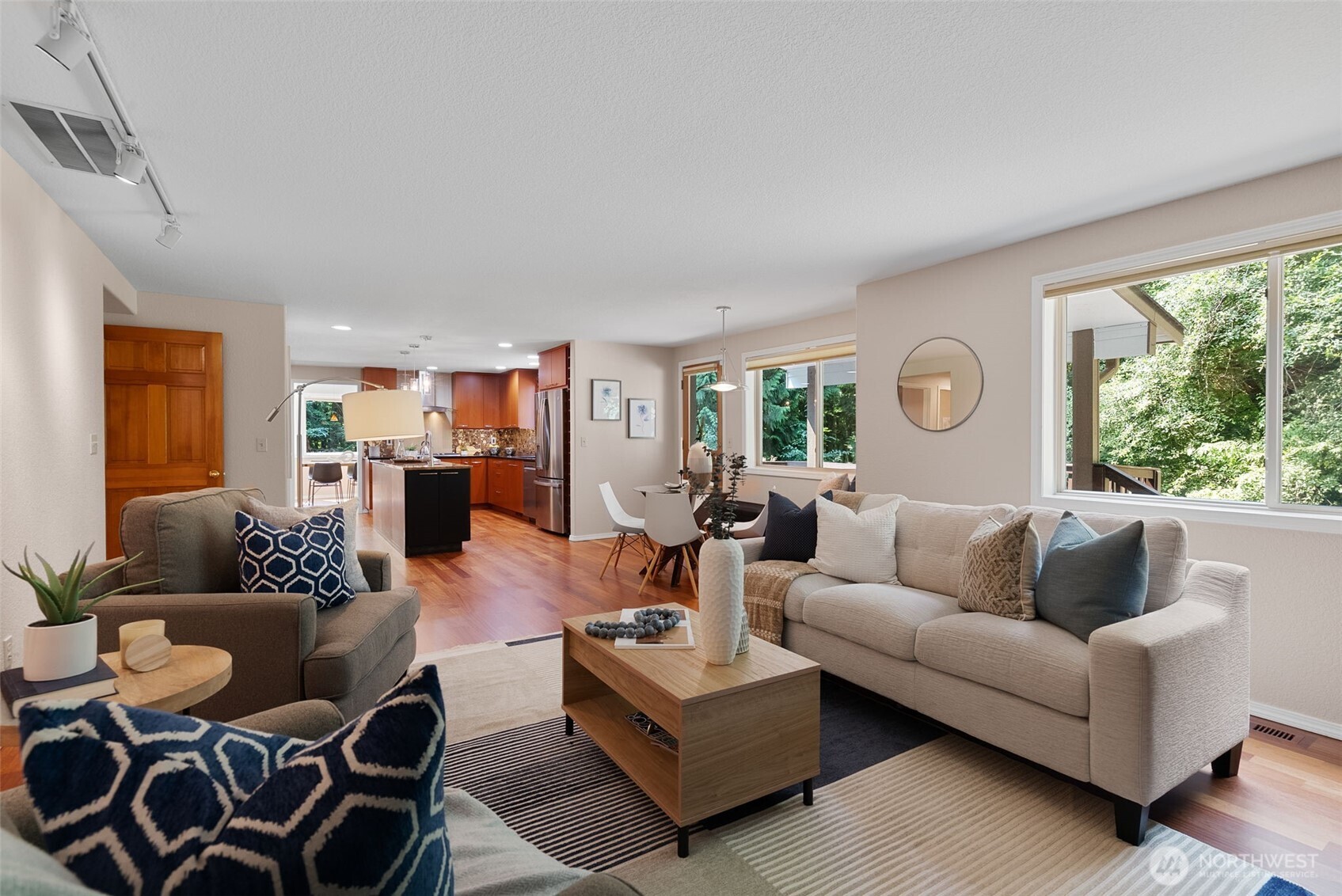 property viewer photo 11