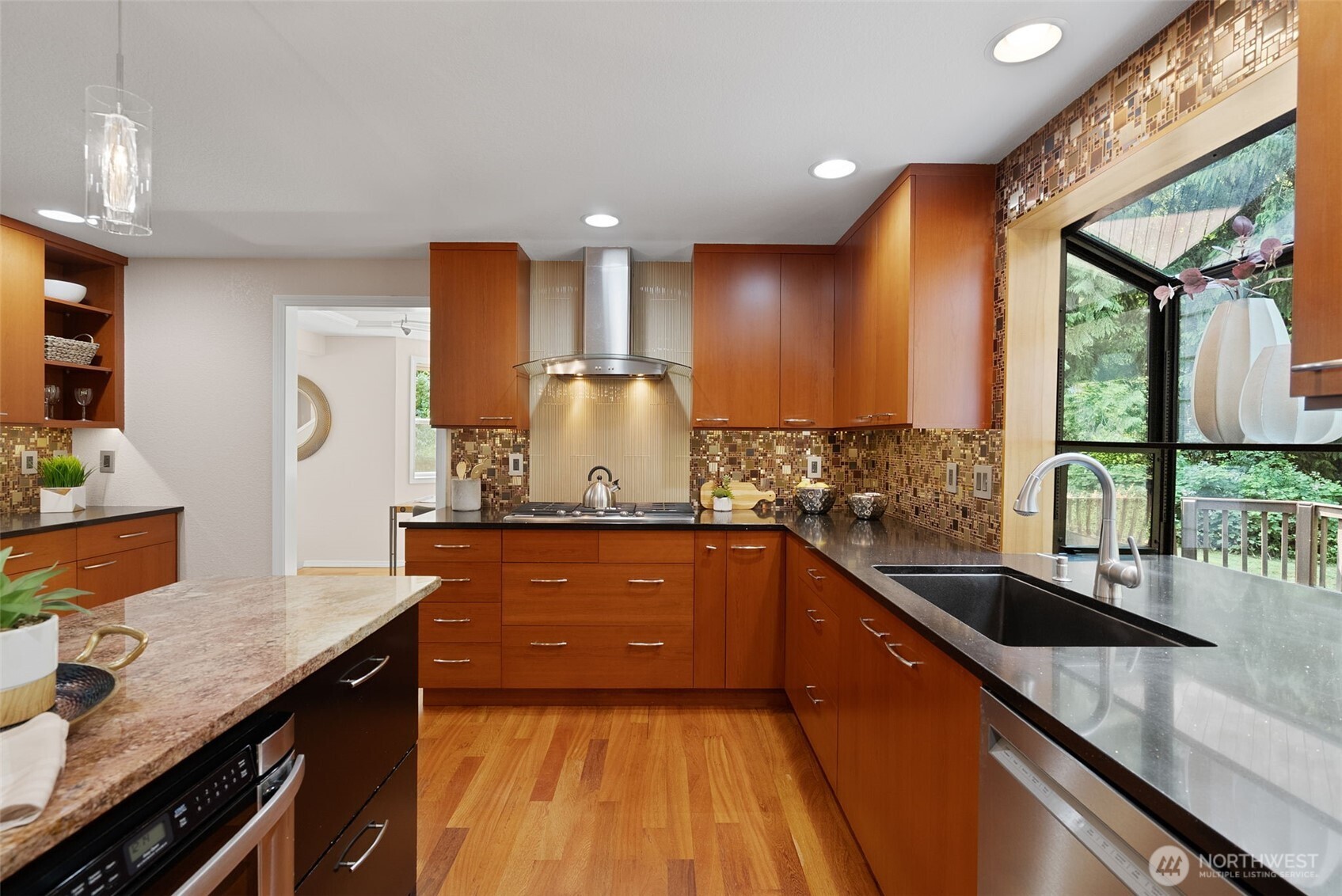 property viewer photo 13