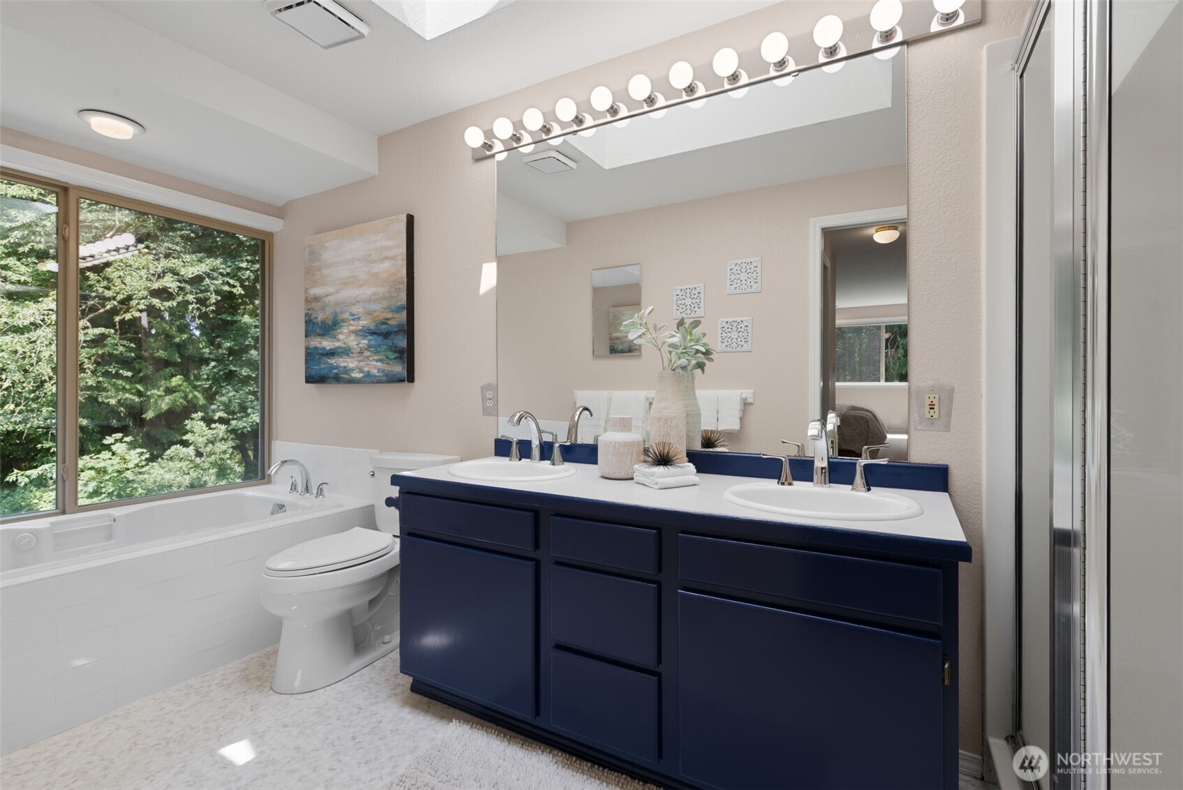 property viewer photo 25