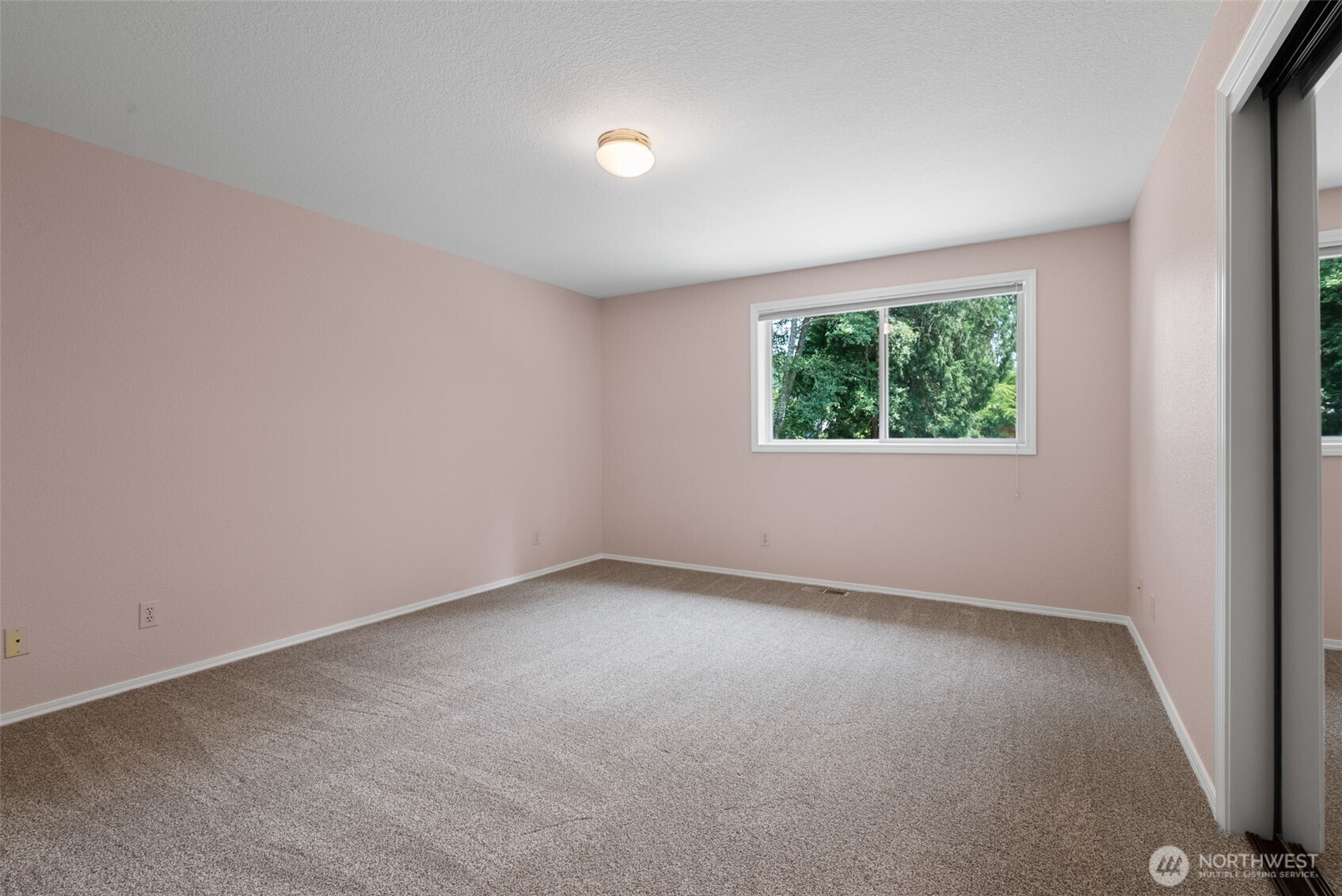 property viewer photo 31
