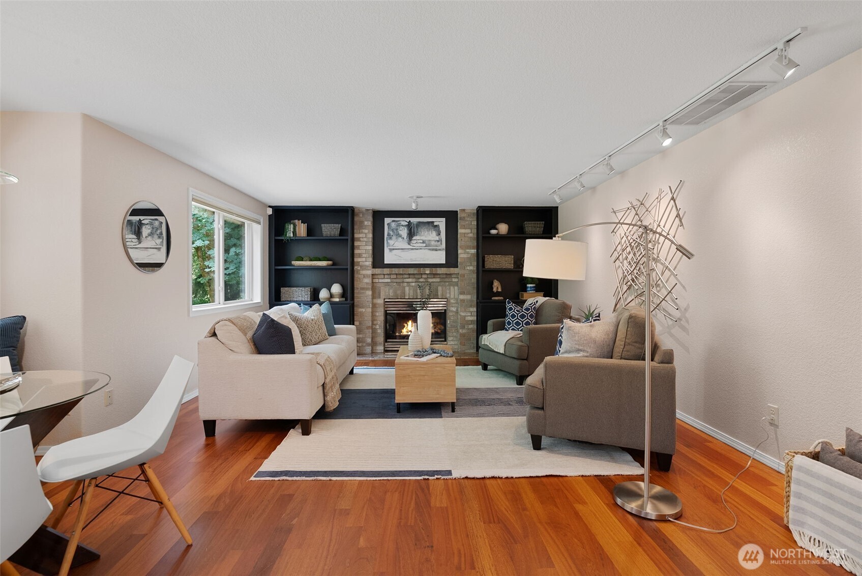 property viewer photo 9