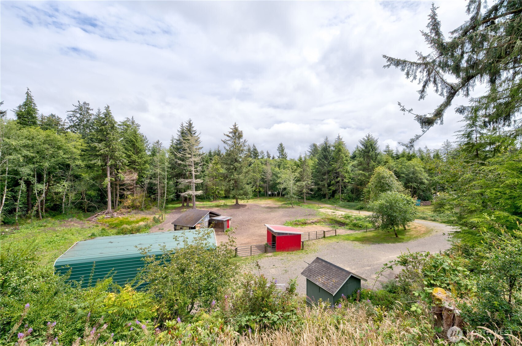 main property photo 31