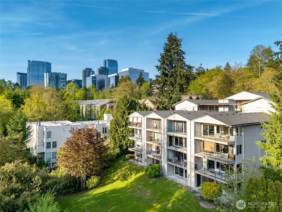 321 Bellevue Way SE Unit 401