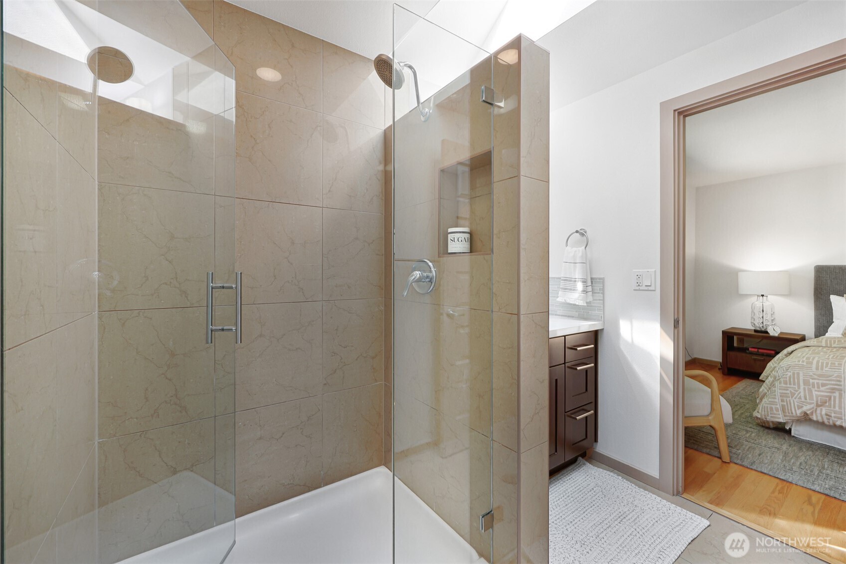 property viewer photo 18