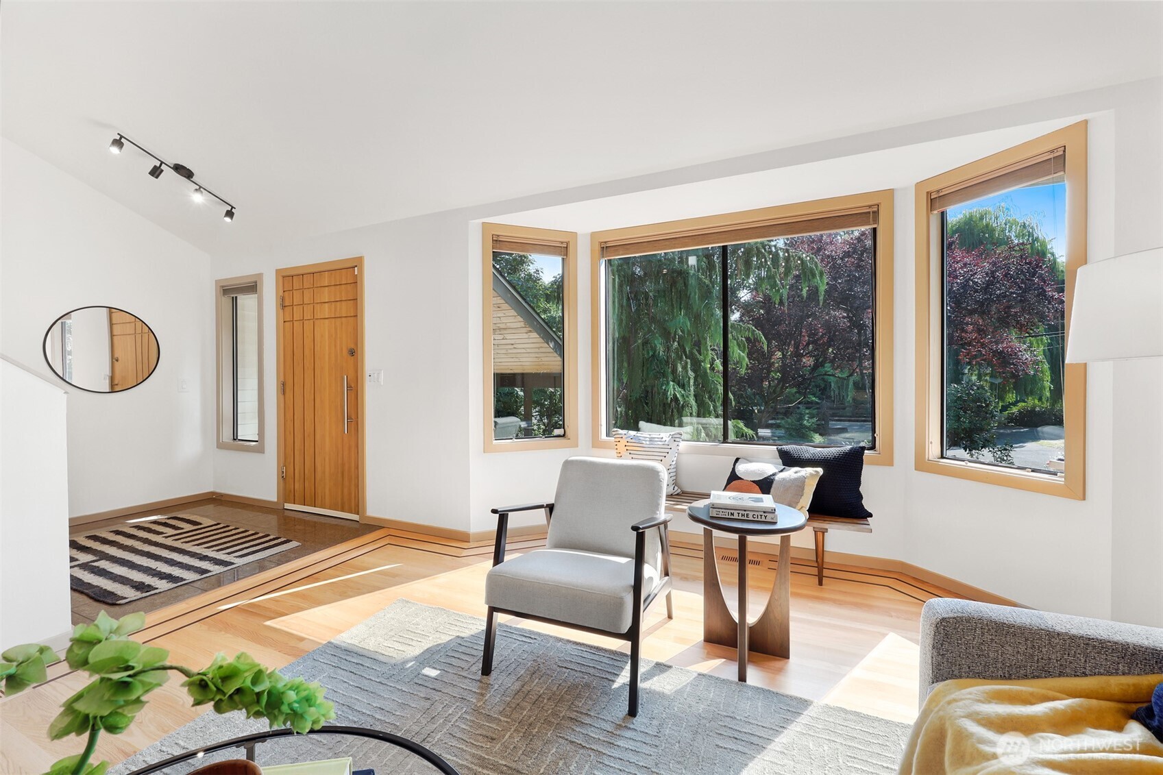 property viewer photo 5