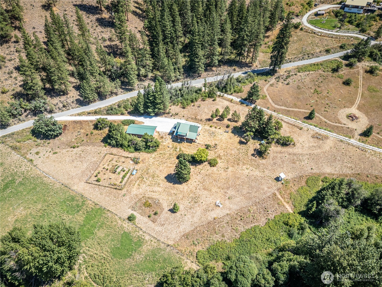 main property photo 29