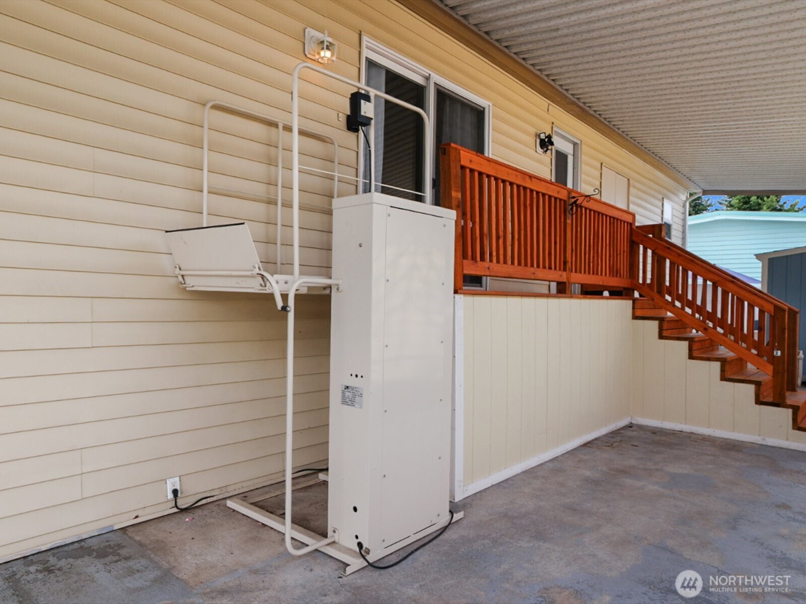 main property photo 24