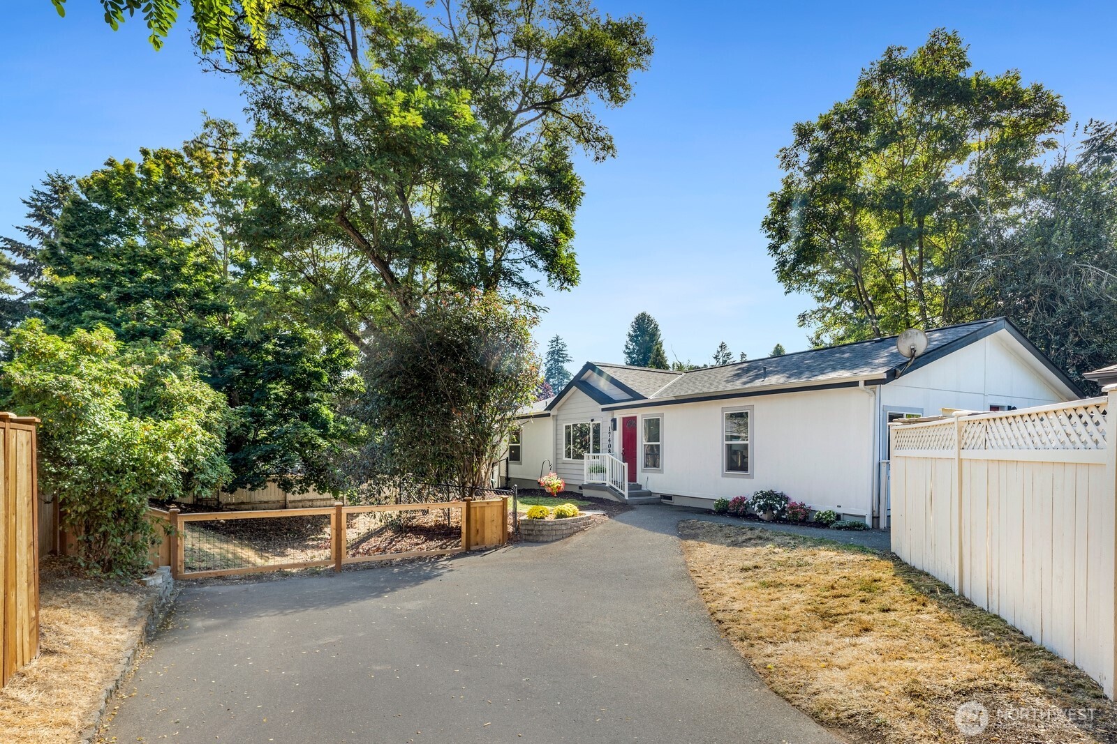 property viewer photo 1