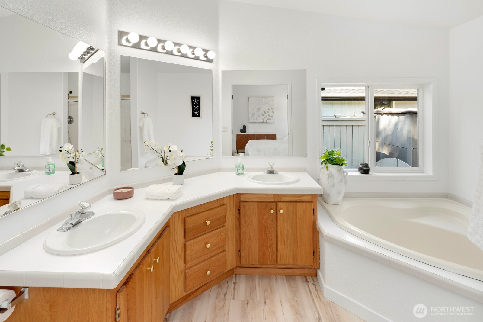 property viewer photo 16