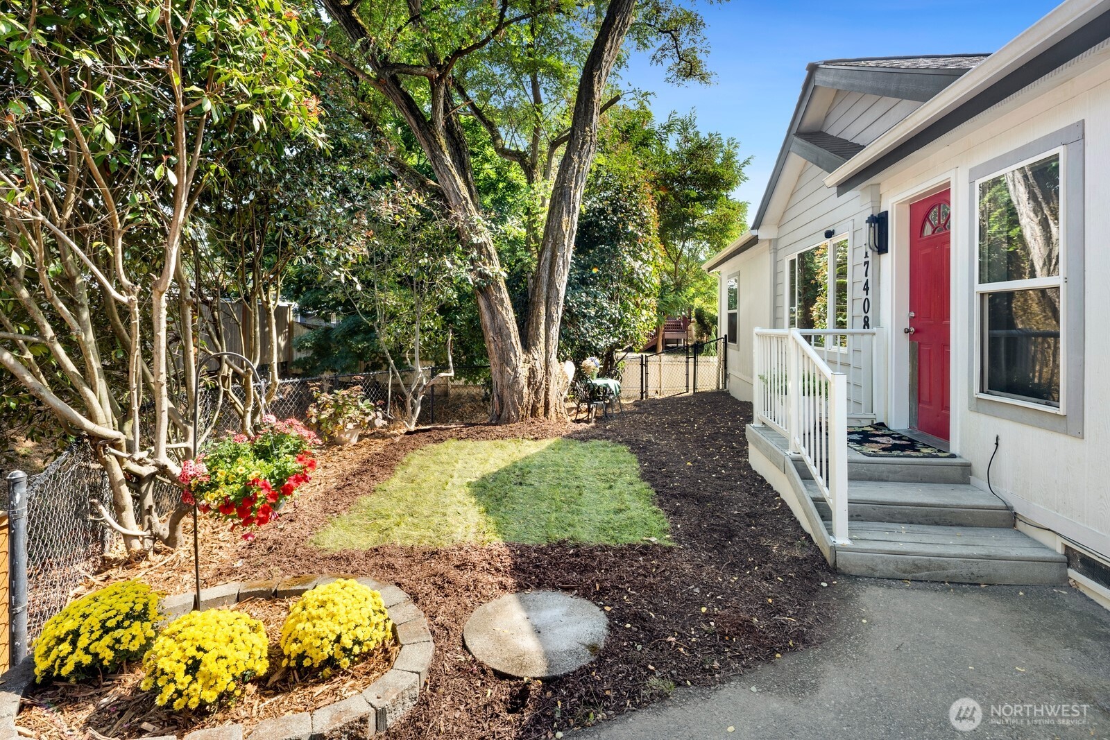 property viewer photo 26