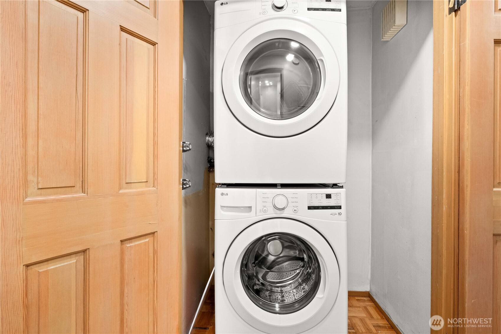property viewer photo 15