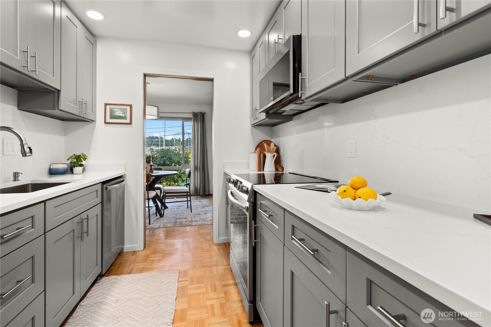 property viewer photo 6