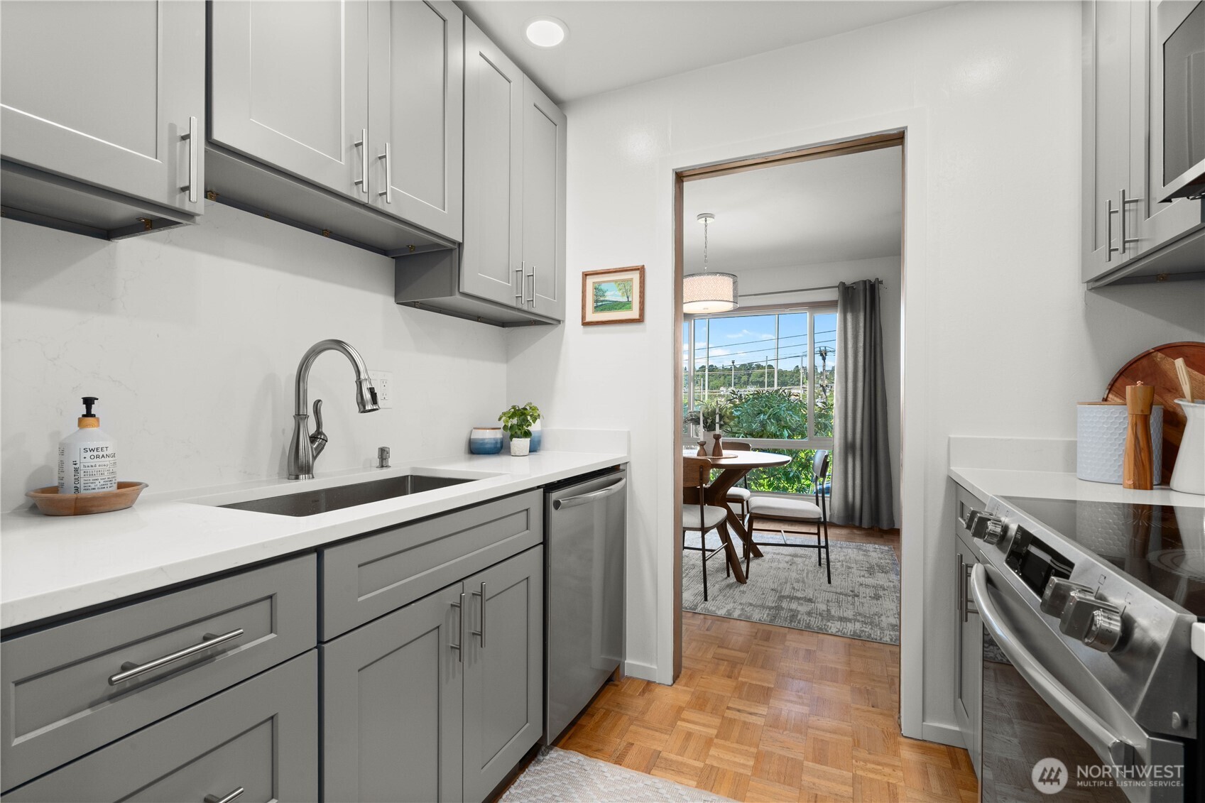 property viewer photo 7