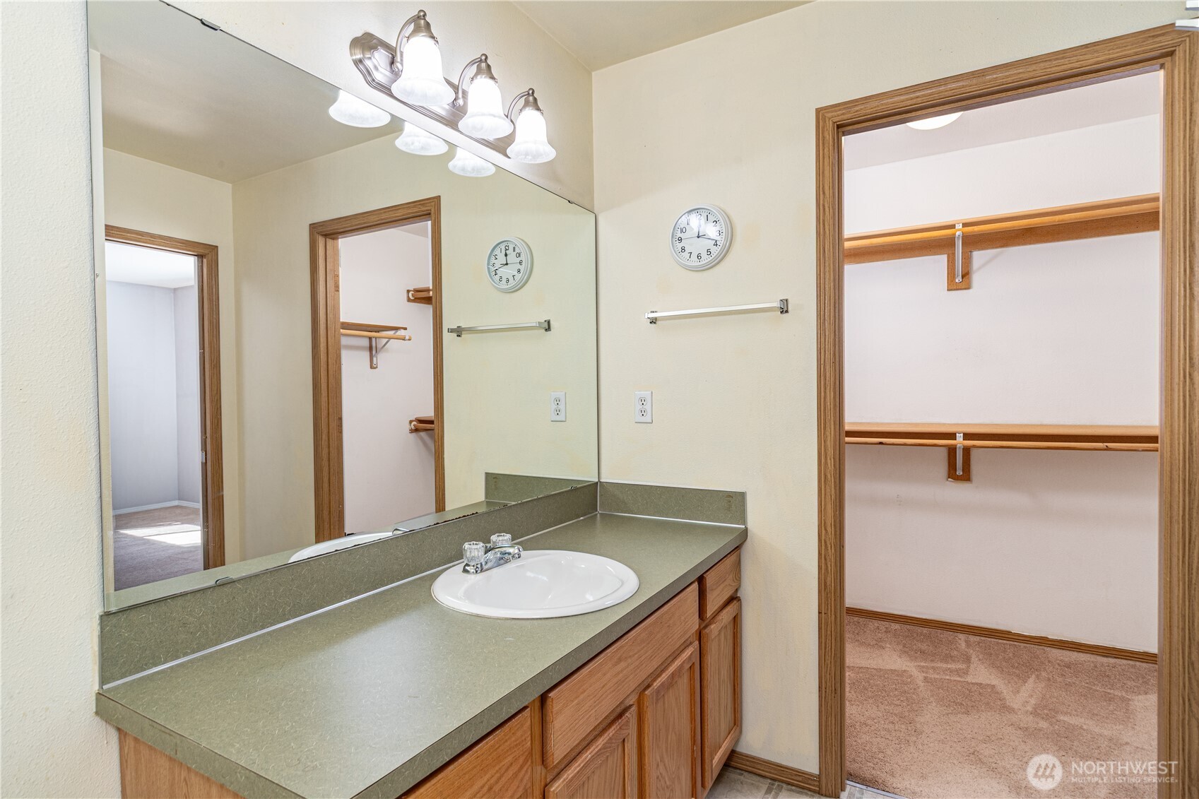 property viewer photo 17