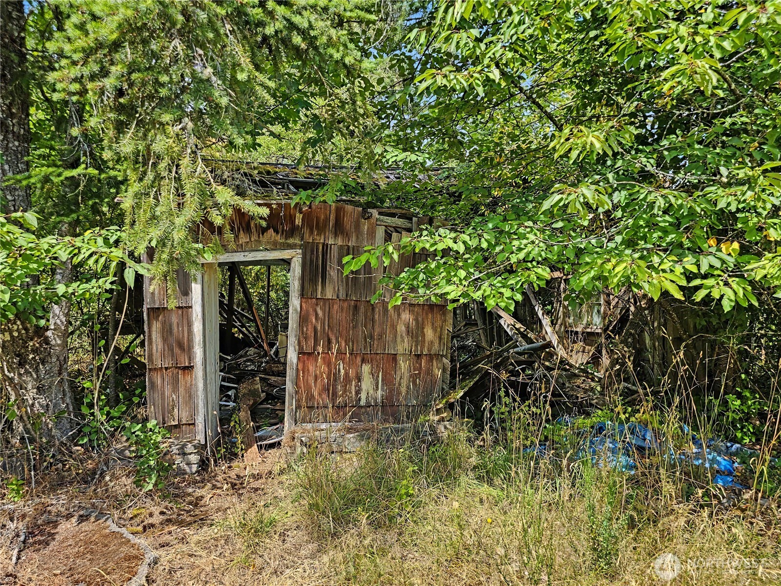 main property photo 16