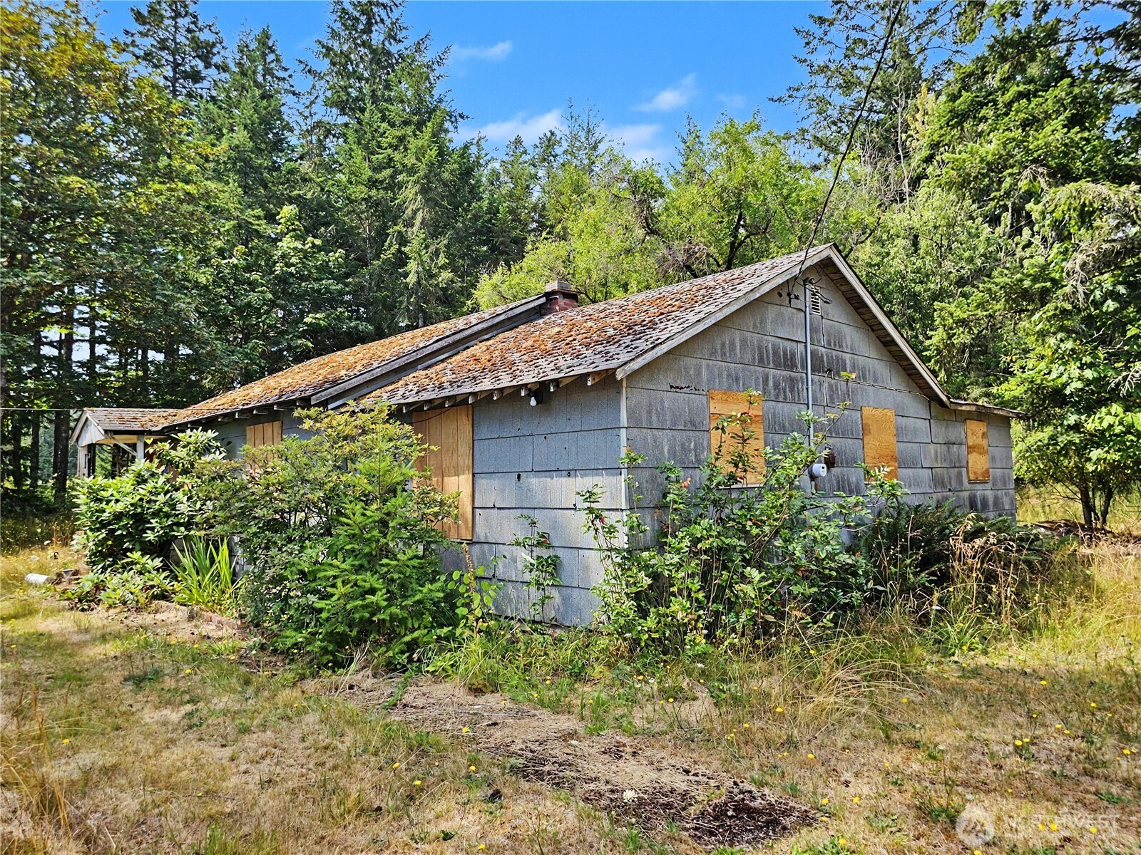 main property photo 18