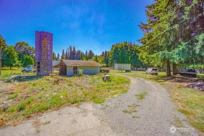 main property photo 20
