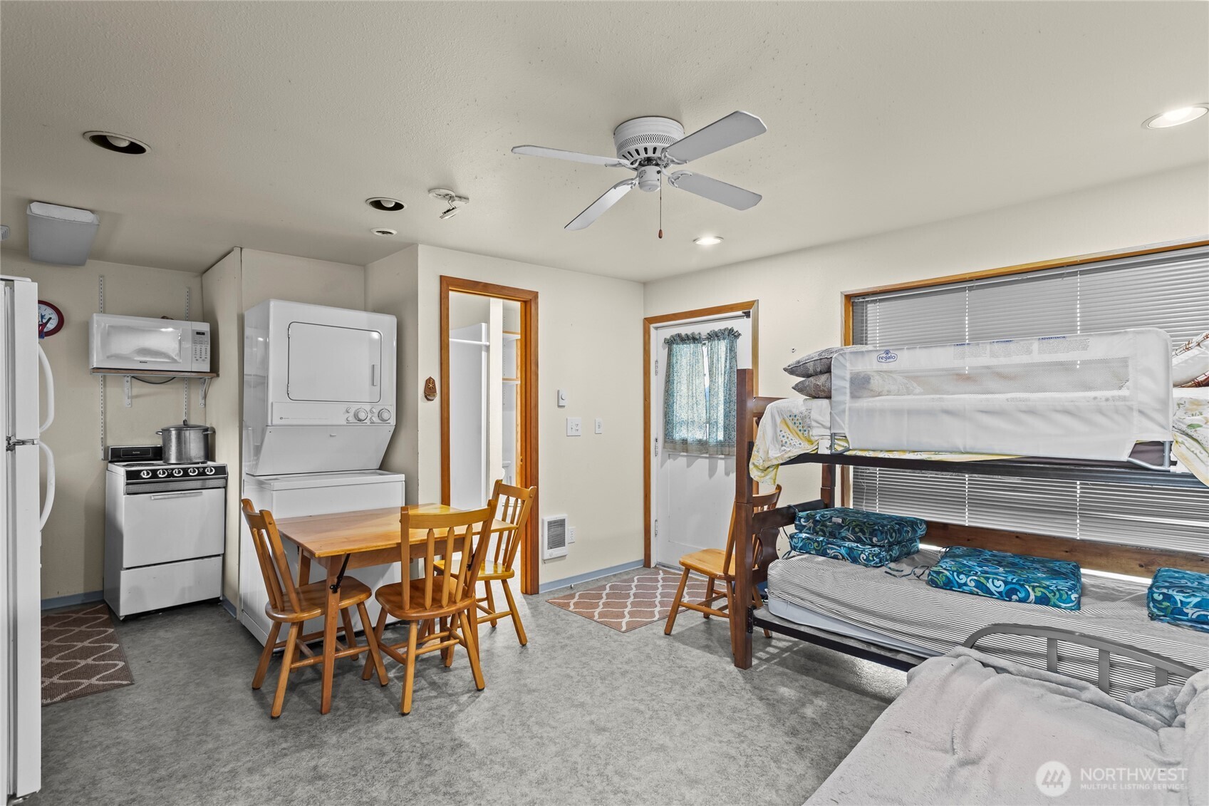 property viewer photo 16