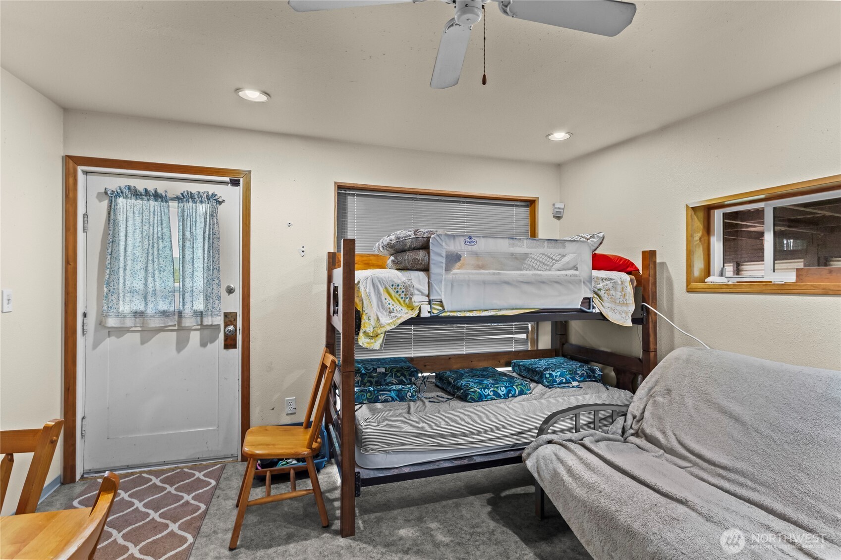 property viewer photo 19