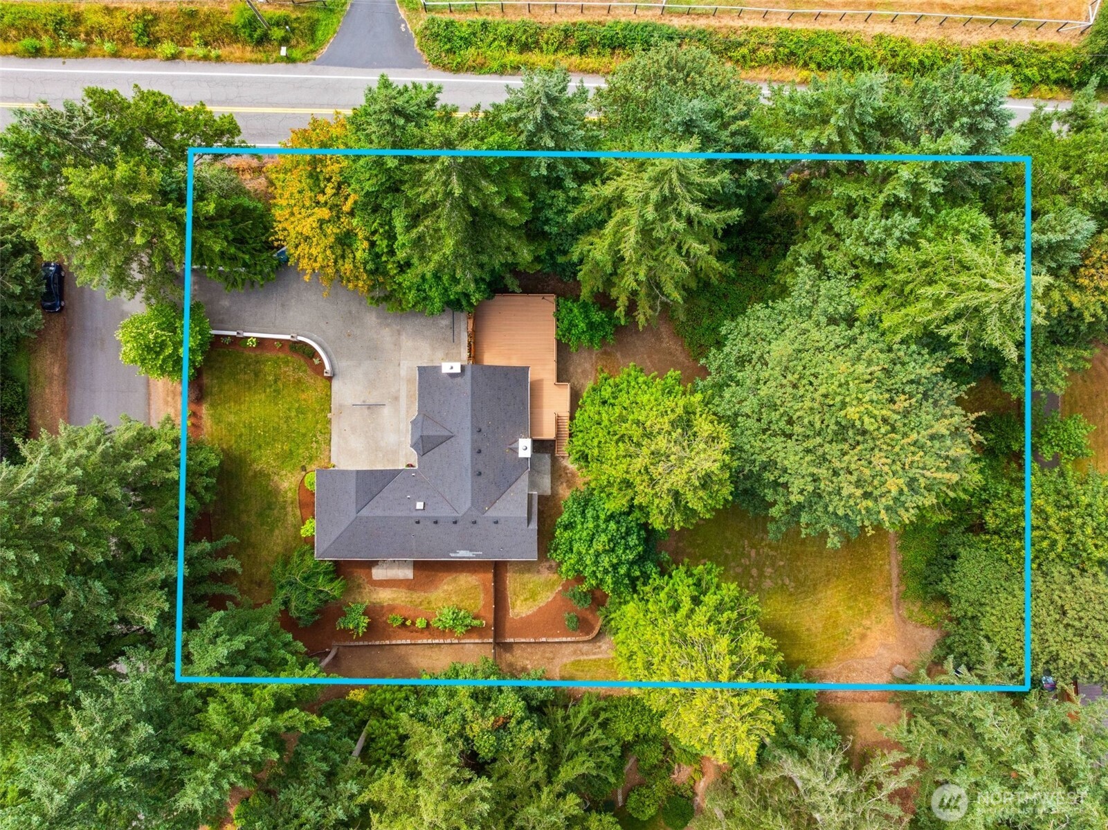 main property photo 32
