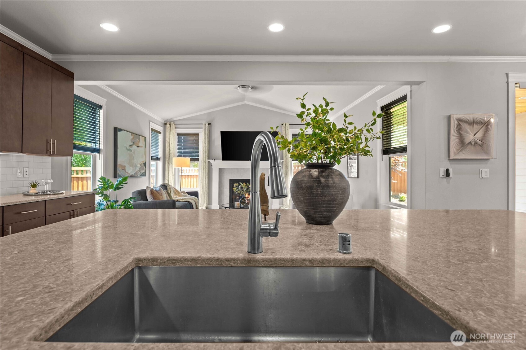property viewer photo 11