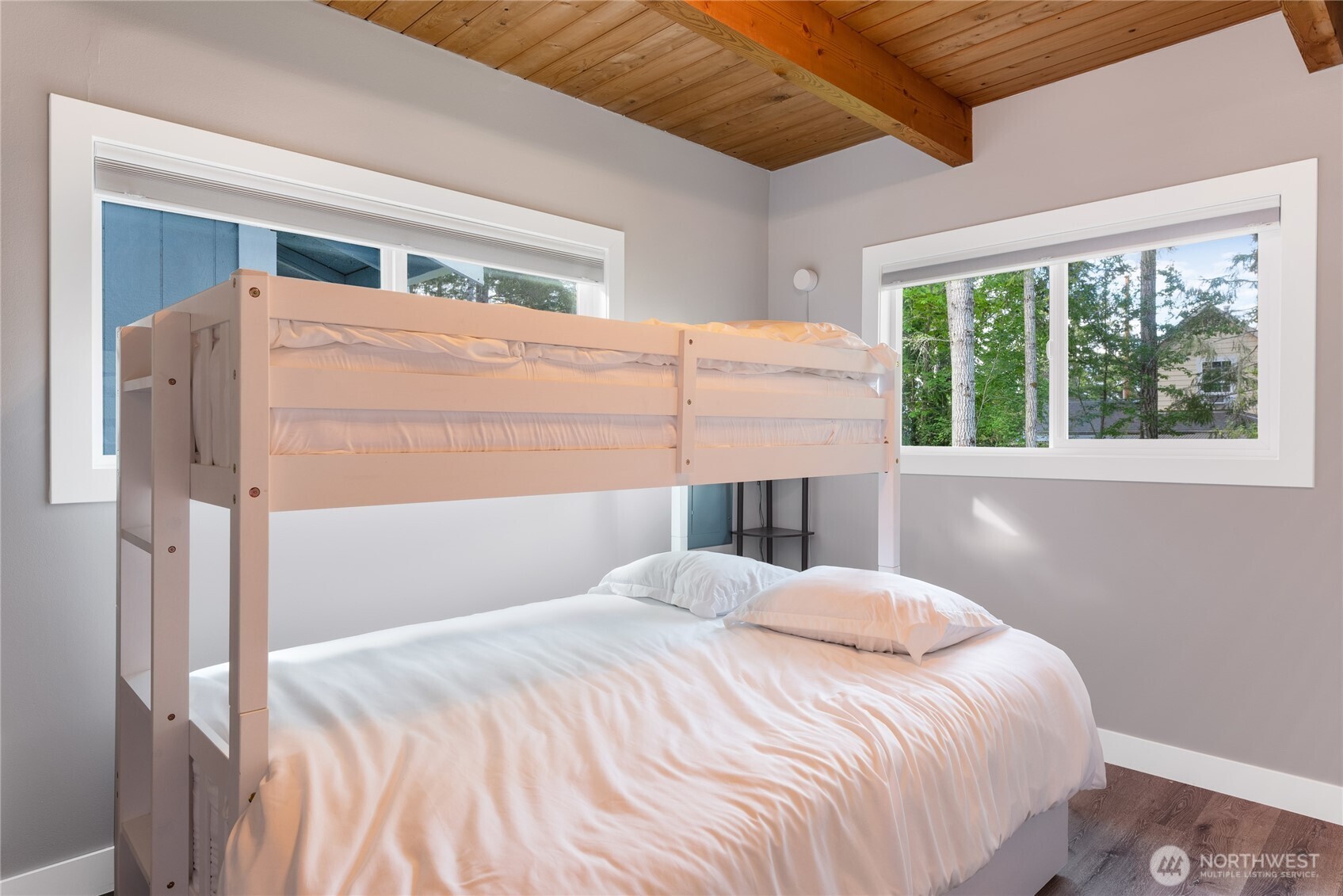 property viewer photo 10