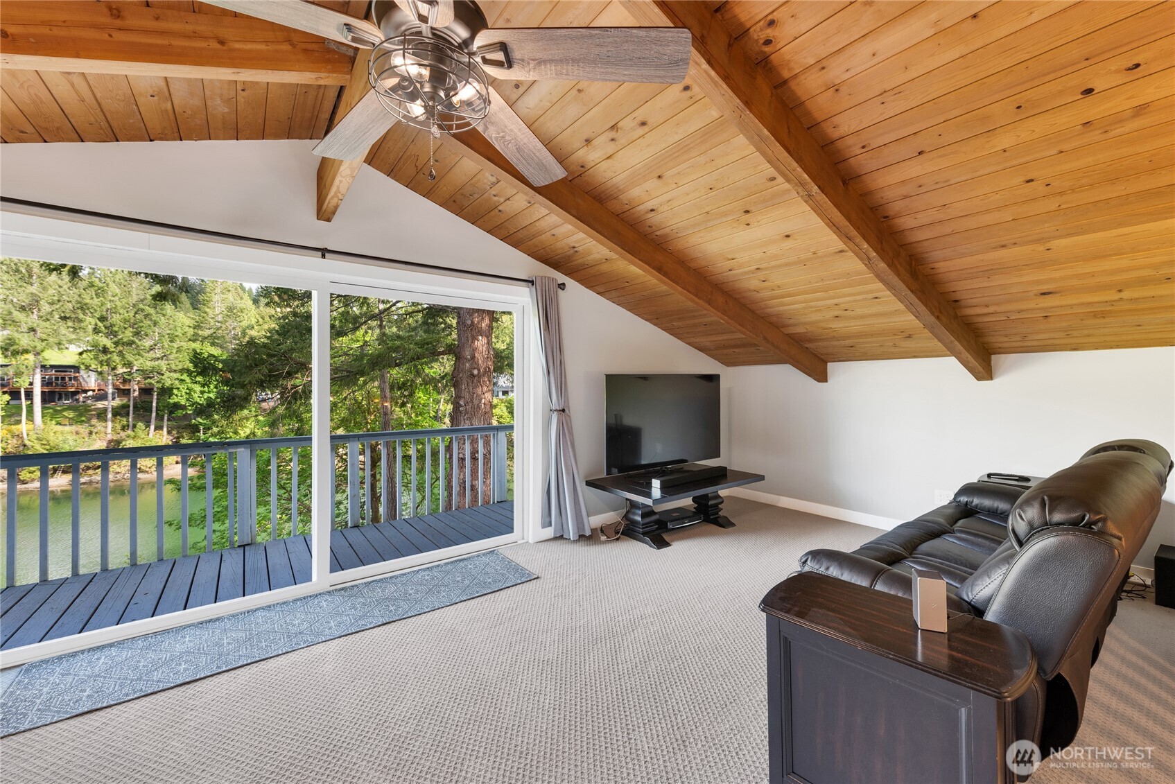 property viewer photo 16