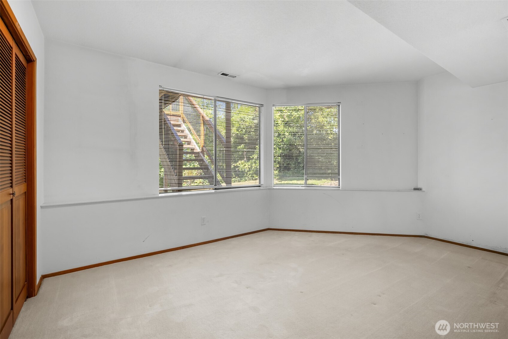 property viewer photo 27