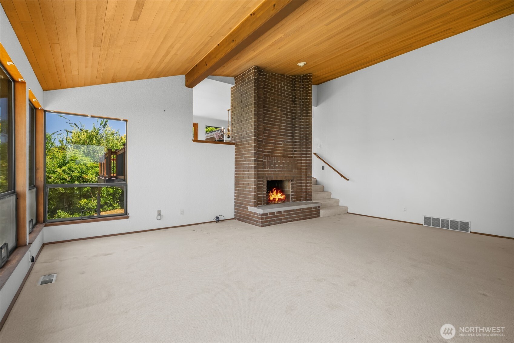 property viewer photo 6