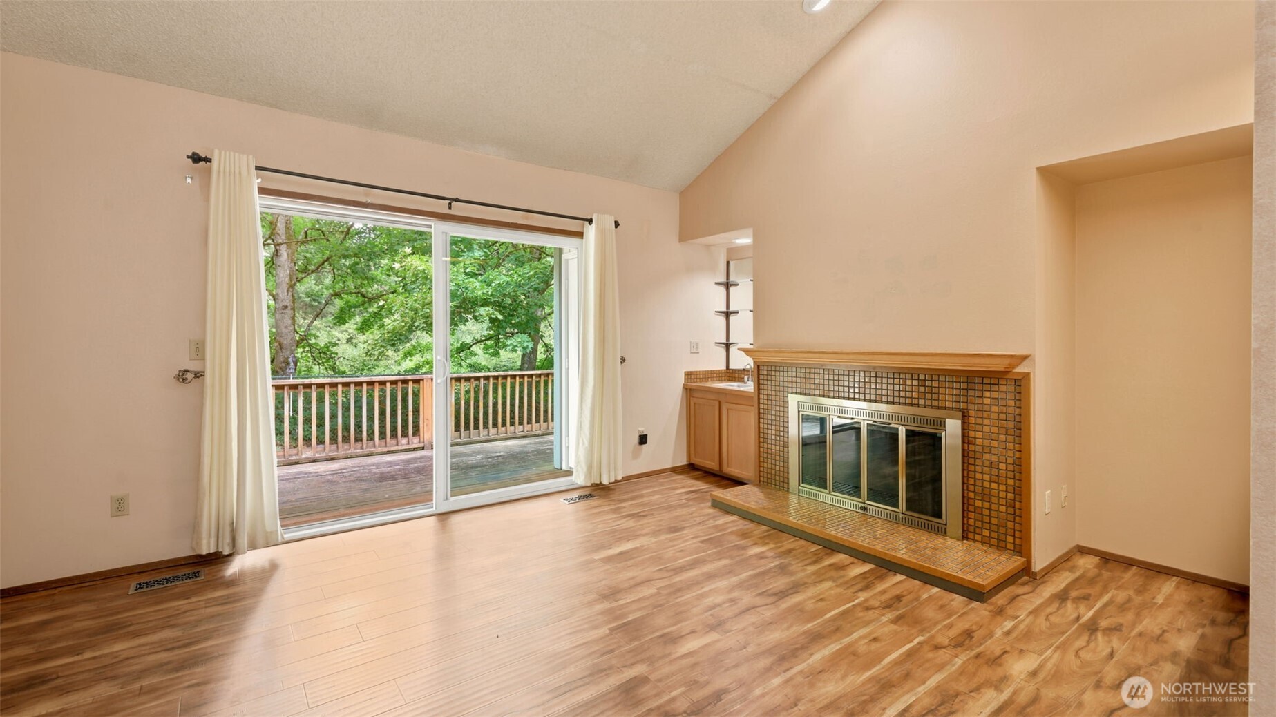 property viewer photo 14