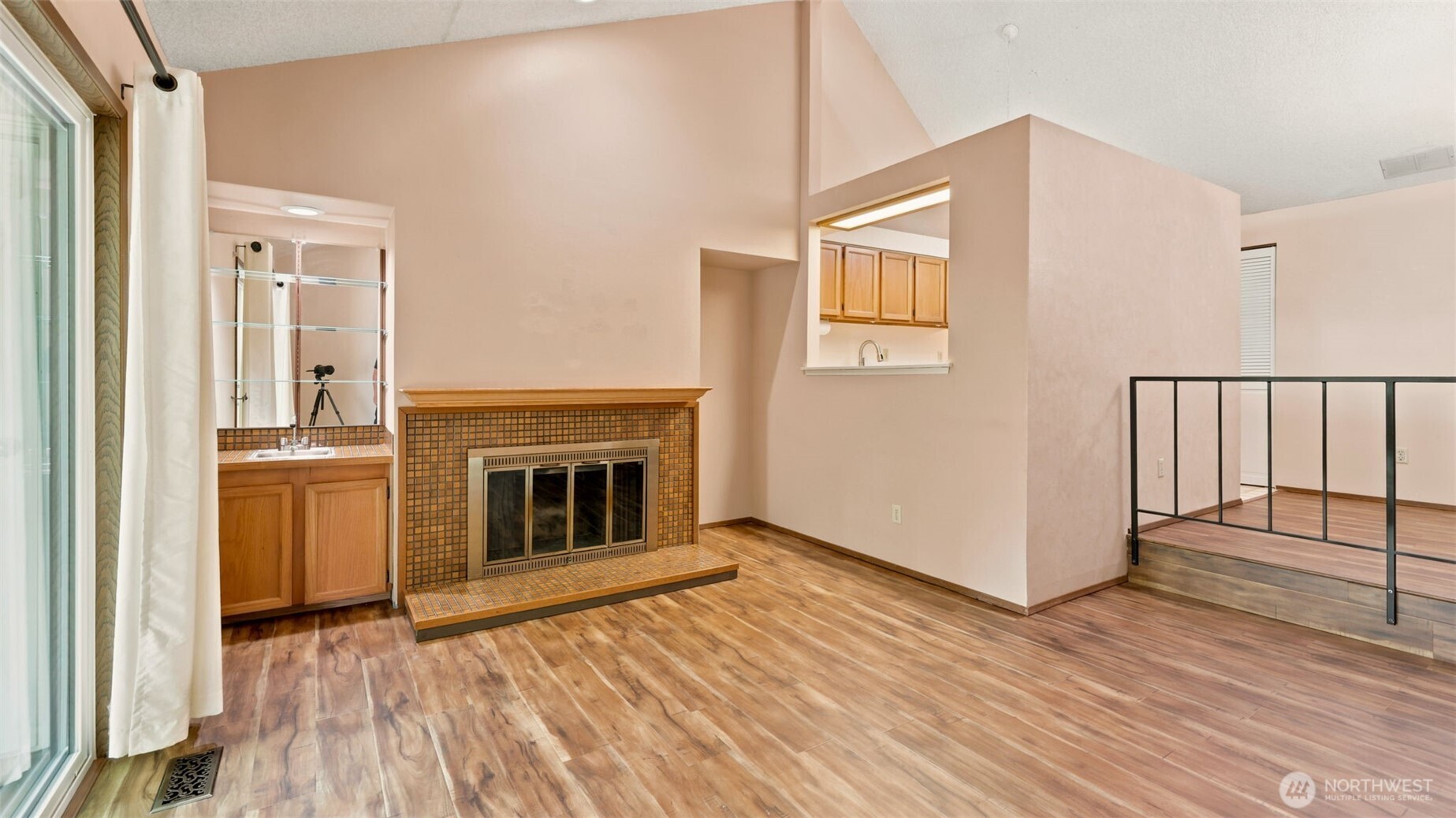property viewer photo 16