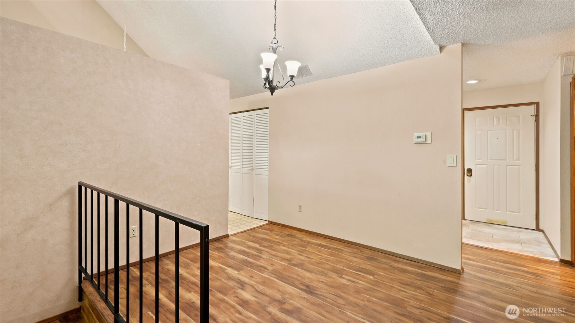 property viewer photo 20
